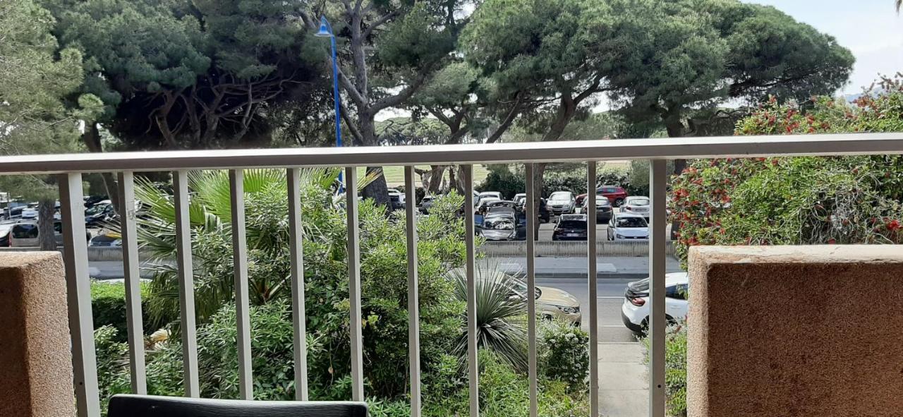 Les Iles D'Or Au Port De Hyeres Grand Studio Climatise Exterior foto